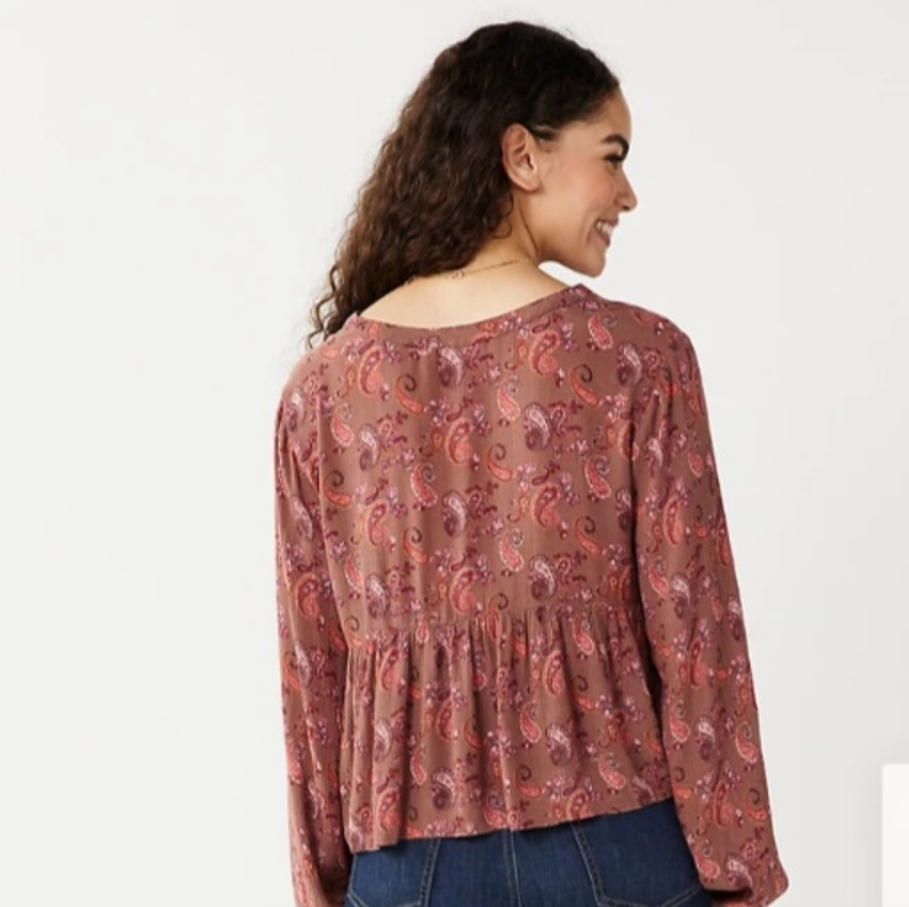 So • Women Junior's Boho Paisley Long Sleeve Lace Up Textured Peplum Top